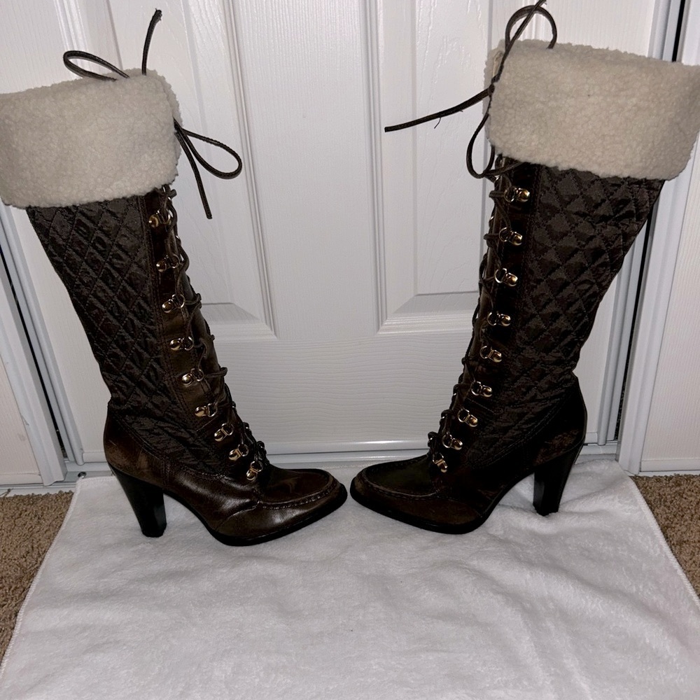 Michael kors winter lace up  leather quilted boots with fur. Size 7 , brown - Picture 7 of 15
